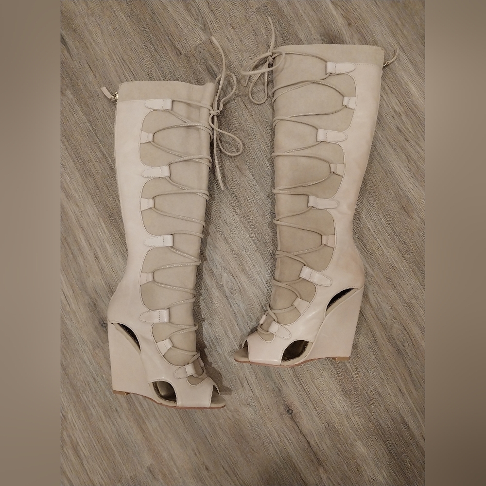 NWT - RARE chic & stylish Bebe "Murray" wedge heel peep toe cutout lace-up boots - Picture 7 of 13